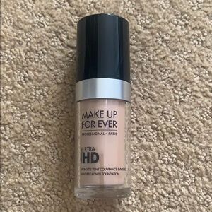 Make Up For Ever HD Foundation in R230